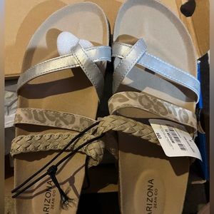 WOMANS sz 10 sandals Nwt